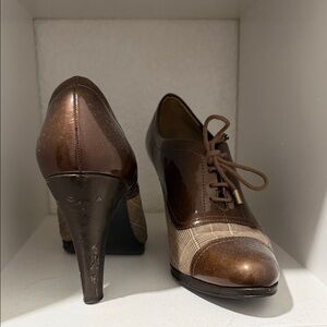 Anne Klein Brown Plaid Heels